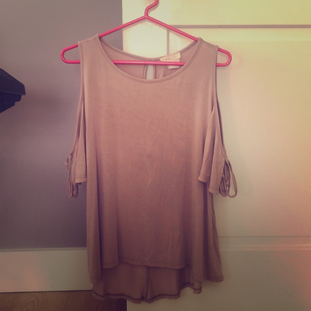 (moonkiss) Rose Gold Cream- Off the Shoulder Top